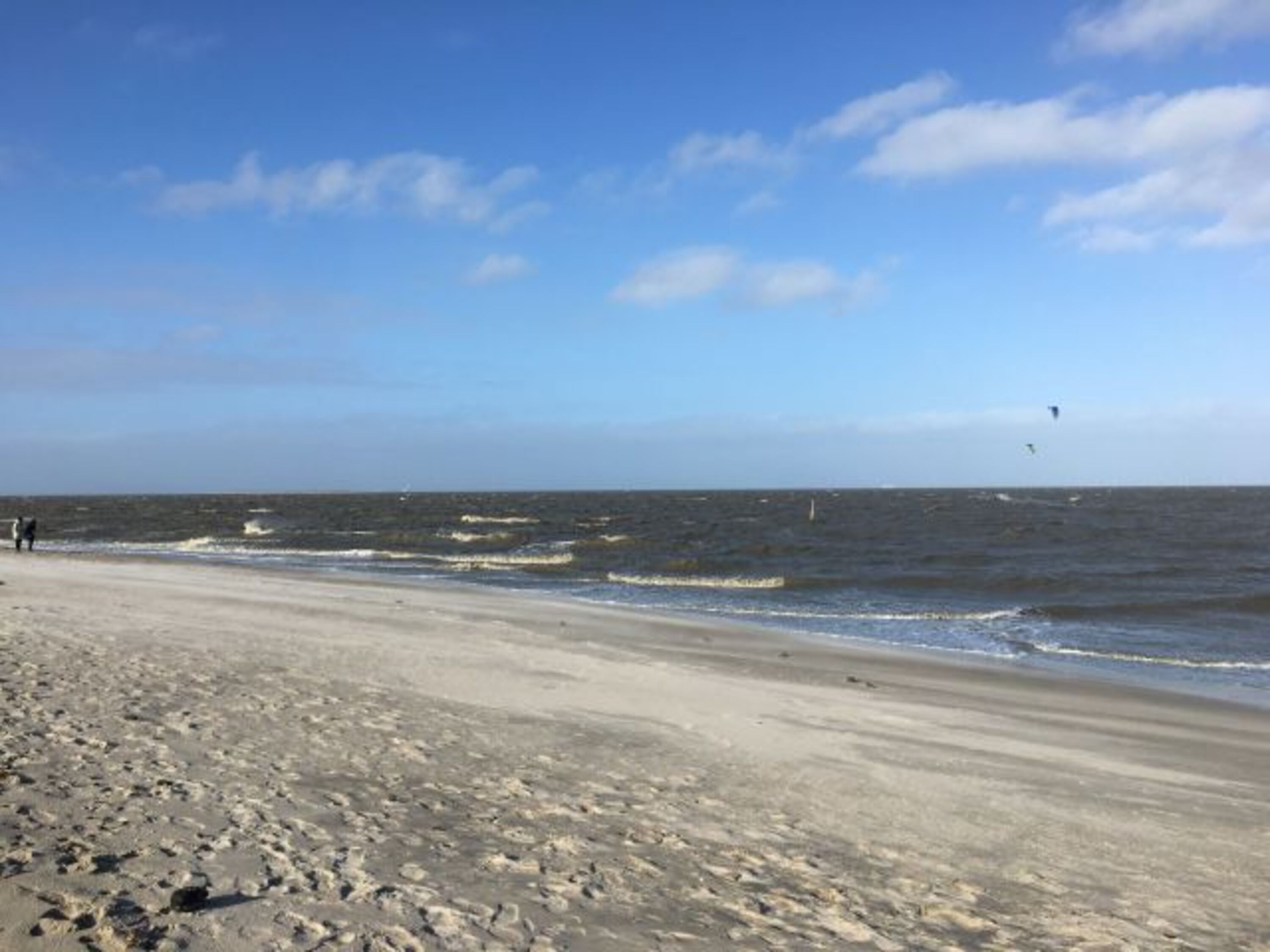Sehr langer Sandstrand