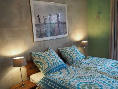 Schlafzimmer 2 mit Zugang zur Gartensauna