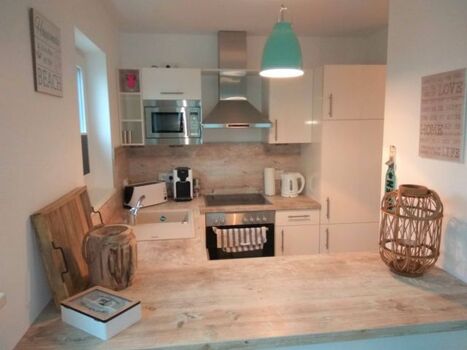 Unsere voll ausgestattete Küche (Geschirrspüler, Herd, Kühlschrank mit Gefrierfach, Waschmaschine , Toaster, Senseo und Filtermaschine....)