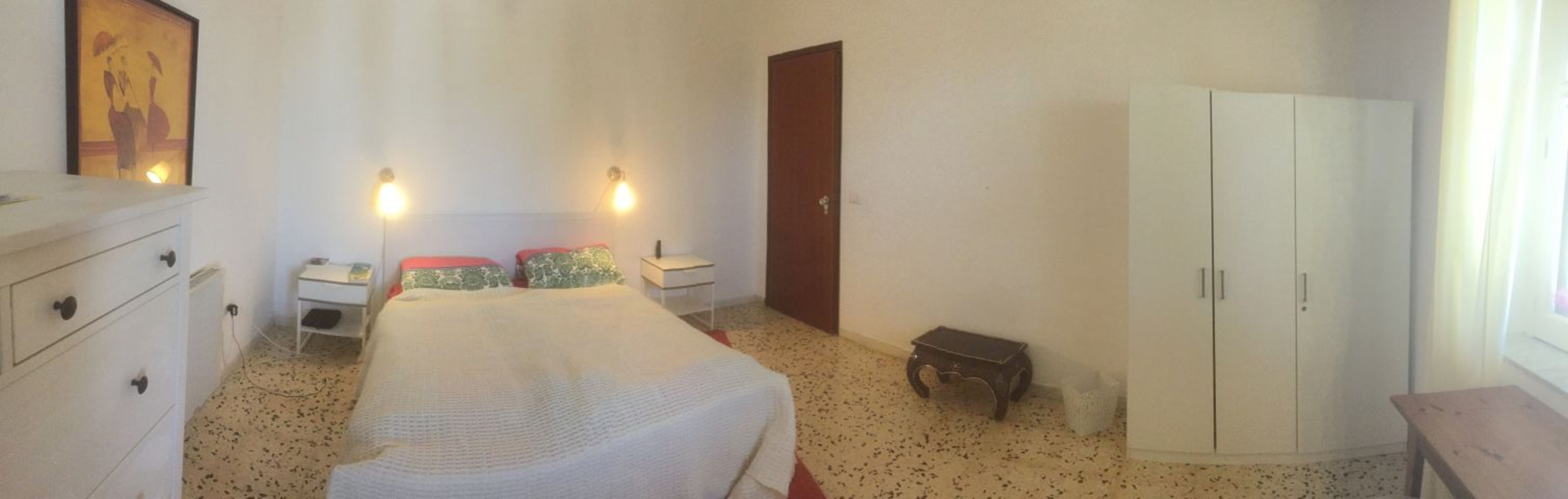 gr. Schlafzimmer