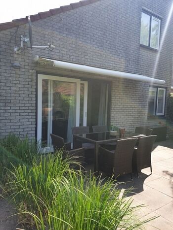 Blick vom Garten auf das Haus