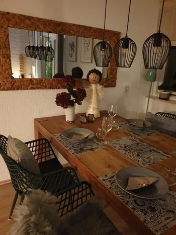 Esszimmer mit 6 Sitzplätzen