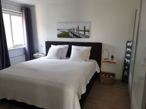 Schlafzimmer EG/Boxspringbett 