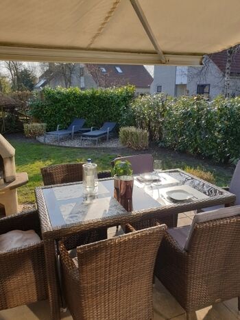 Sonnenmarkise über Terrasse