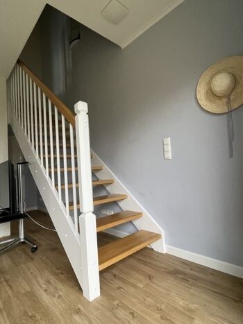 Treppe ins Obergeschoss