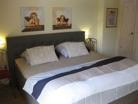 EG. 1 DZ.  mit 40 TV alle 4 SZ. haben Swiss-Sense Boxspringbetten