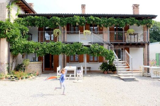 die "4 Gleiche neue fewrienwohnungen"