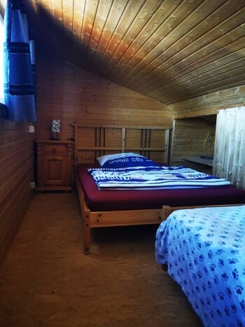 Schlafgalerie mit Bett 140 x 200cm