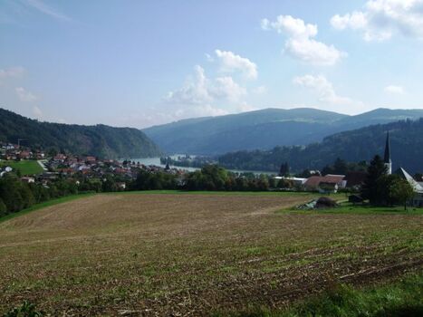 Blick auf Obernzell vom Kloster aus