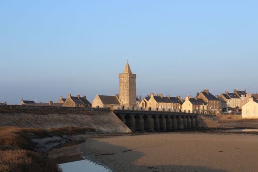 Portbail und die alte Kirche 