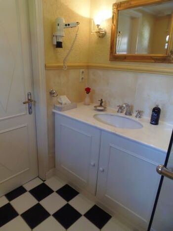 Badezimmer im Erdgeschoss (mit Fußbodenheizung)