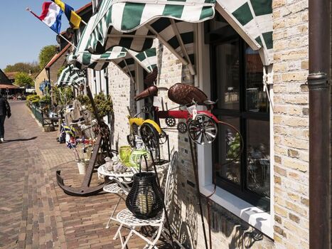 Kleine zauberhafte Läden überall auf der Insel