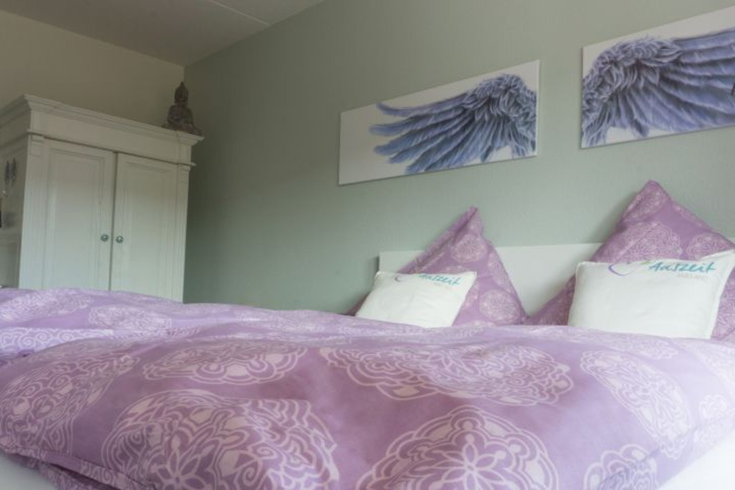 Schlafzimmer 1