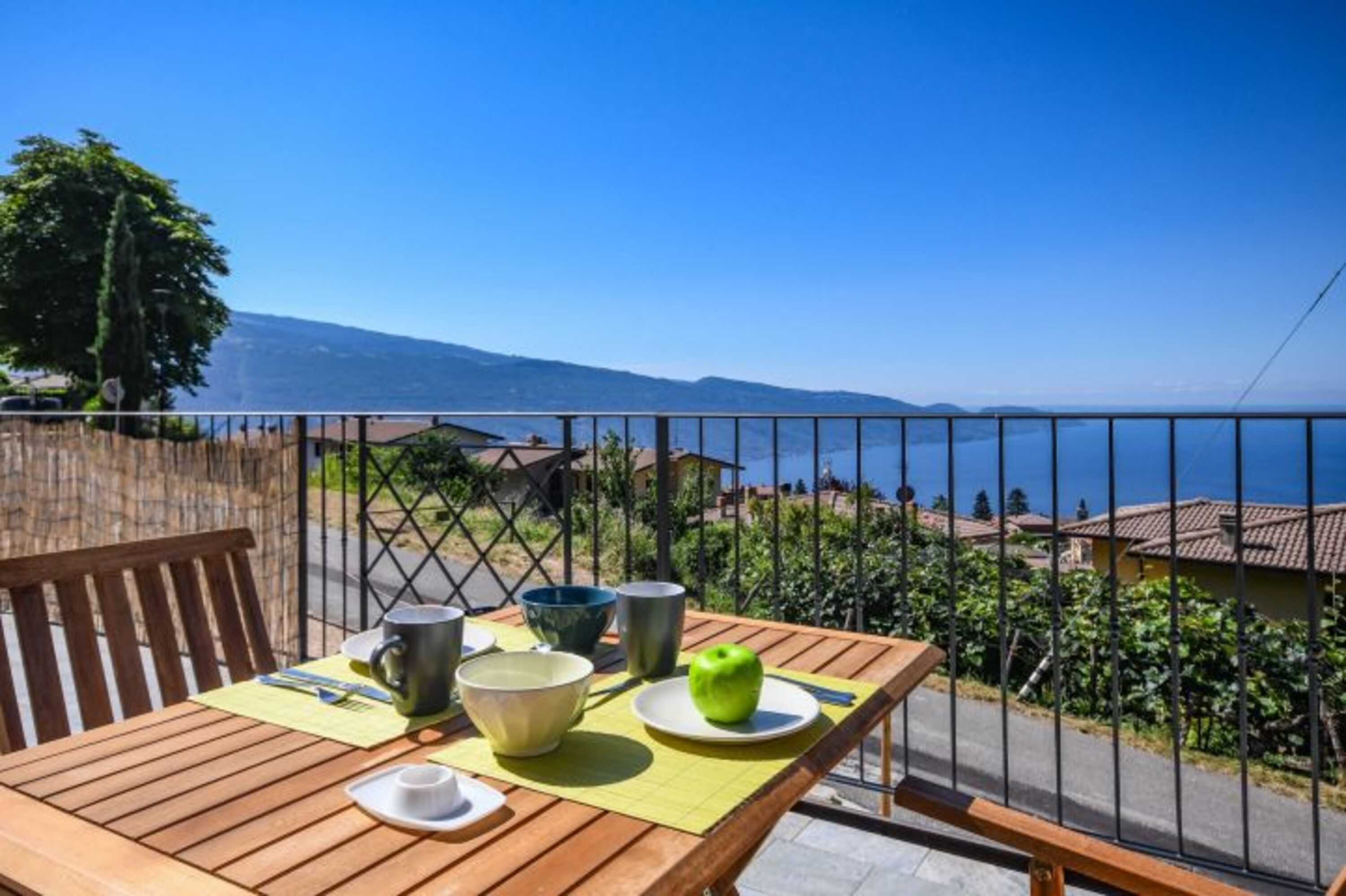 Balkon mit Seeblick