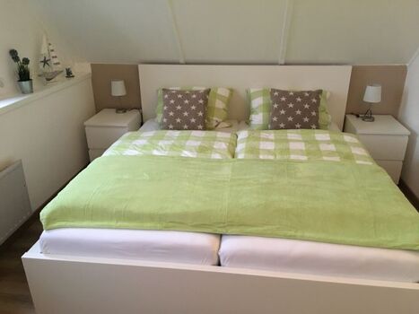 Schlafzimmer Doppelbett 180 x 200