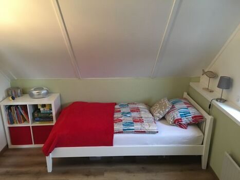 Kinderzimmer 2x Einzelbetten (90x200)