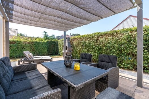 Die tolle überdachte Terrasse