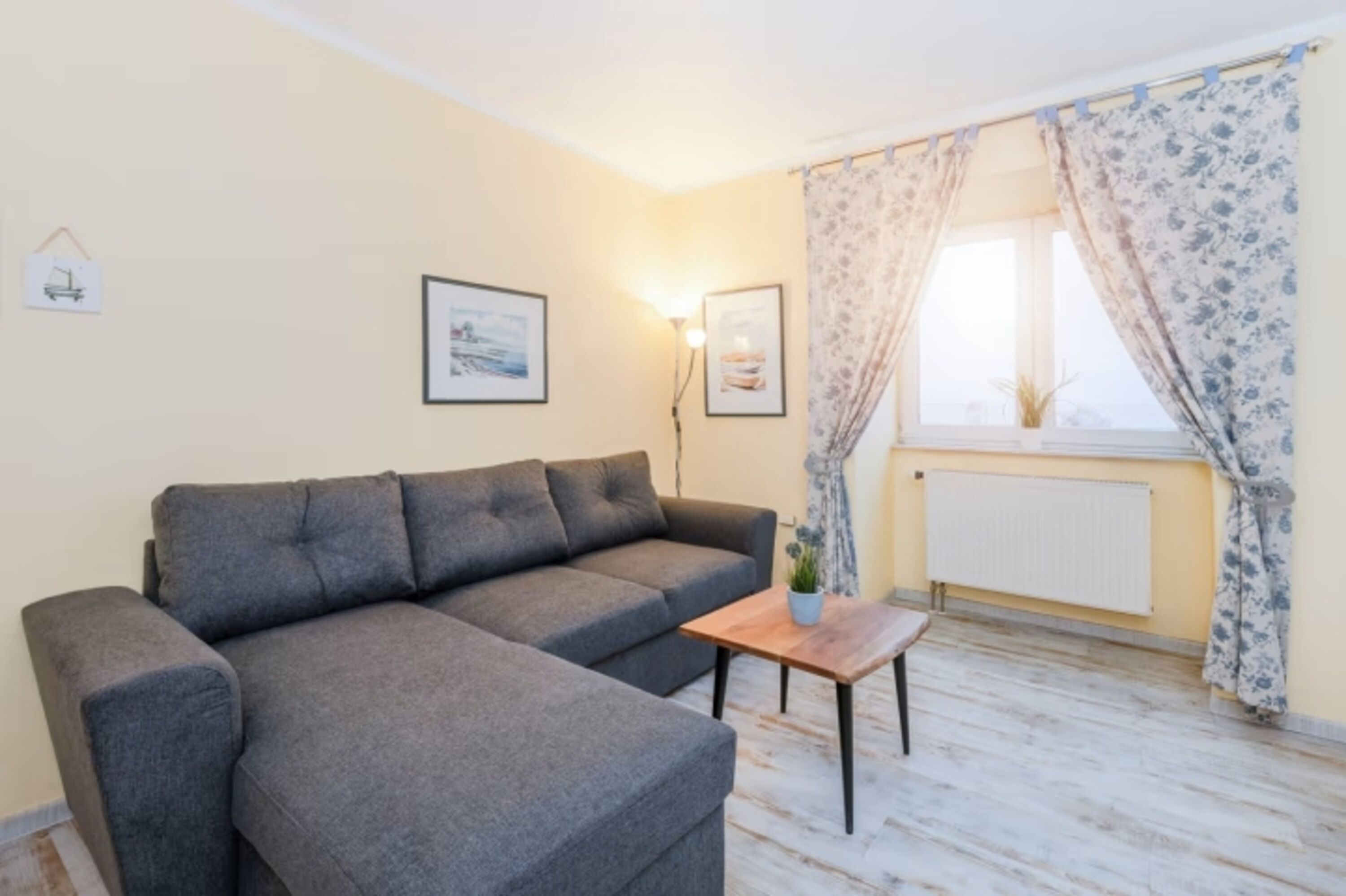 Wohnraum Couch
