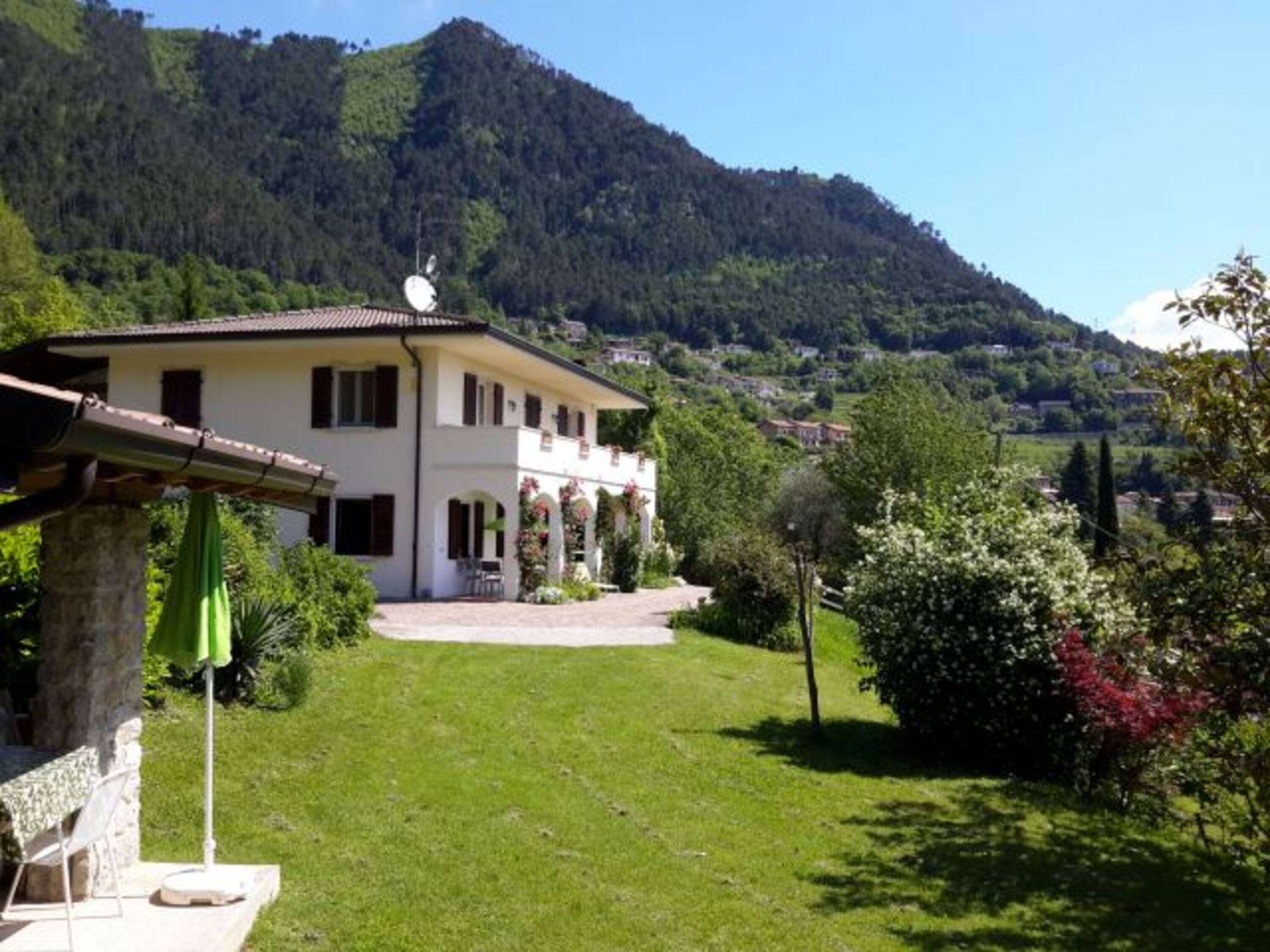 Aussenansicht Casa Orio vom Grillhaus