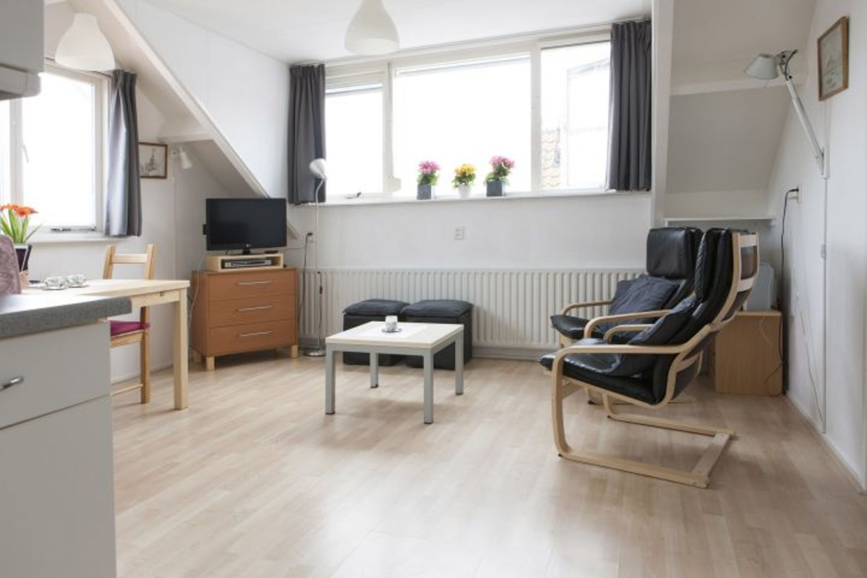 Sitzecke mit Fernseher 