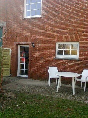 Terrasse und Außenansicht