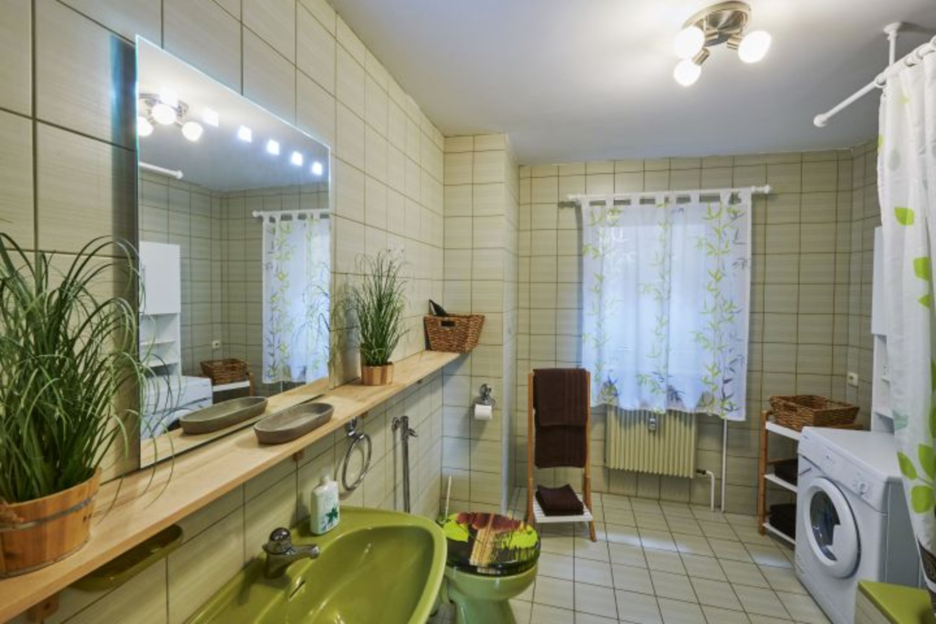 Badezimmer mit Badewanne