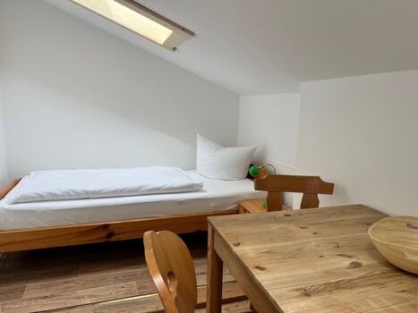 Kinder-/Jugendzimmer mit 2 Einzelbetten