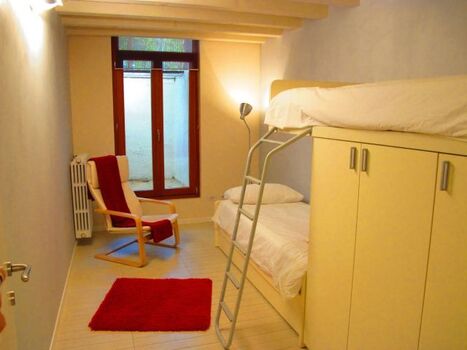 Schlafzimmer mit Etagenbetten