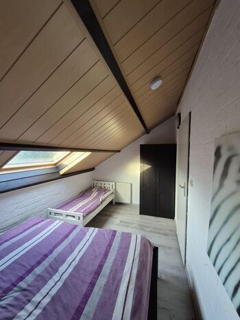 Schlafzimmer Obergeschoss Juniorbett 70x160