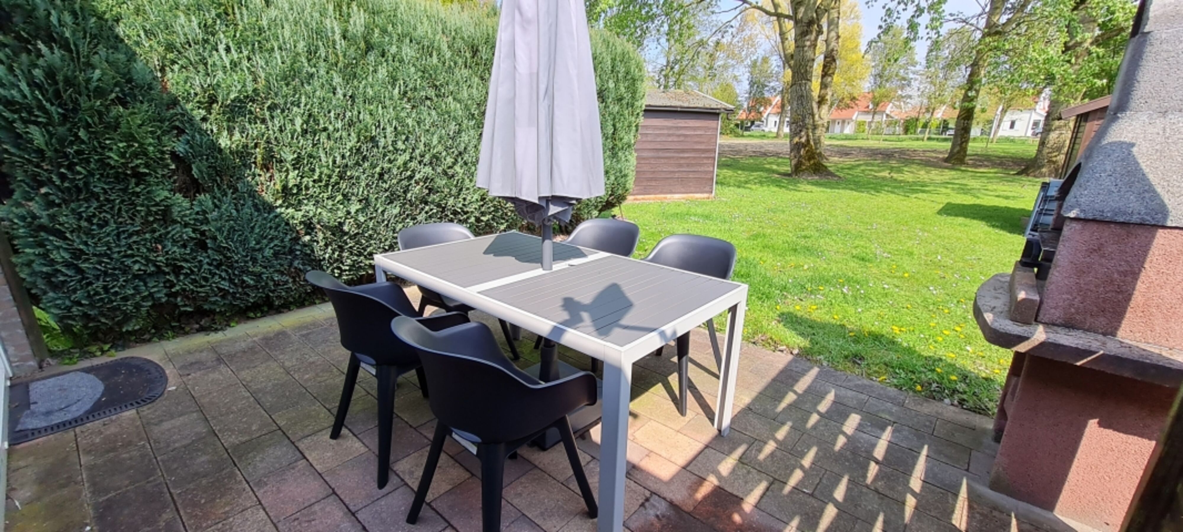 Terrasse mit Grill
