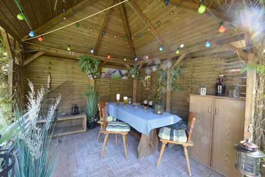 Ihr Pavillon für gemütliche Stunden am Abend