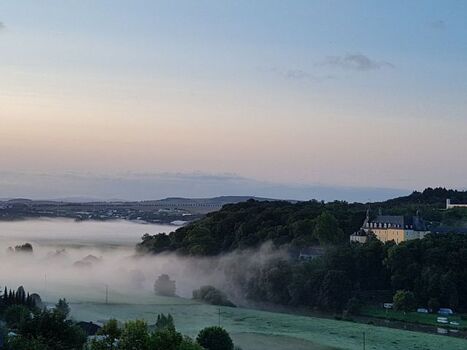 Sonnenaufgang Oraniensteiener Schloss Diez, Nebel über der Lahn