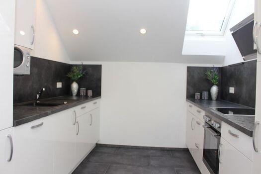 komplett ausgestattete Küche