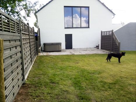 Grundstück komplett umzäunt