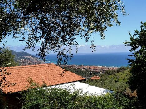 La Casa dei Campi guarda il Mare di Diano Marina
