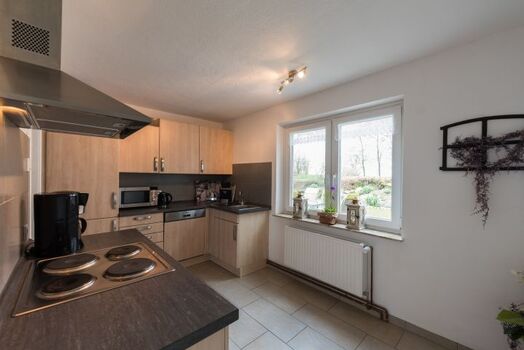 komplett ausgestattete Küche