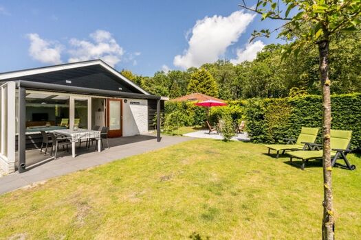 Freistehende Bungalow mit sonnigem Garten 