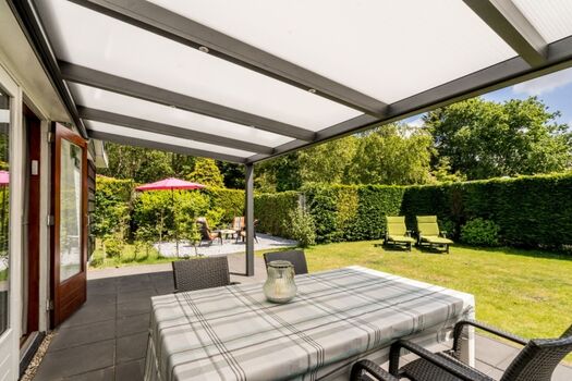 Ùberdachte Terrasse