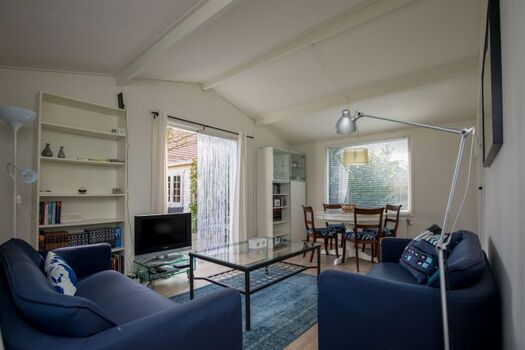 Das gemütlich eingerichtete Wohnzimmer