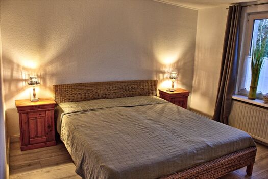 Doppelbett im Schlafzimmer