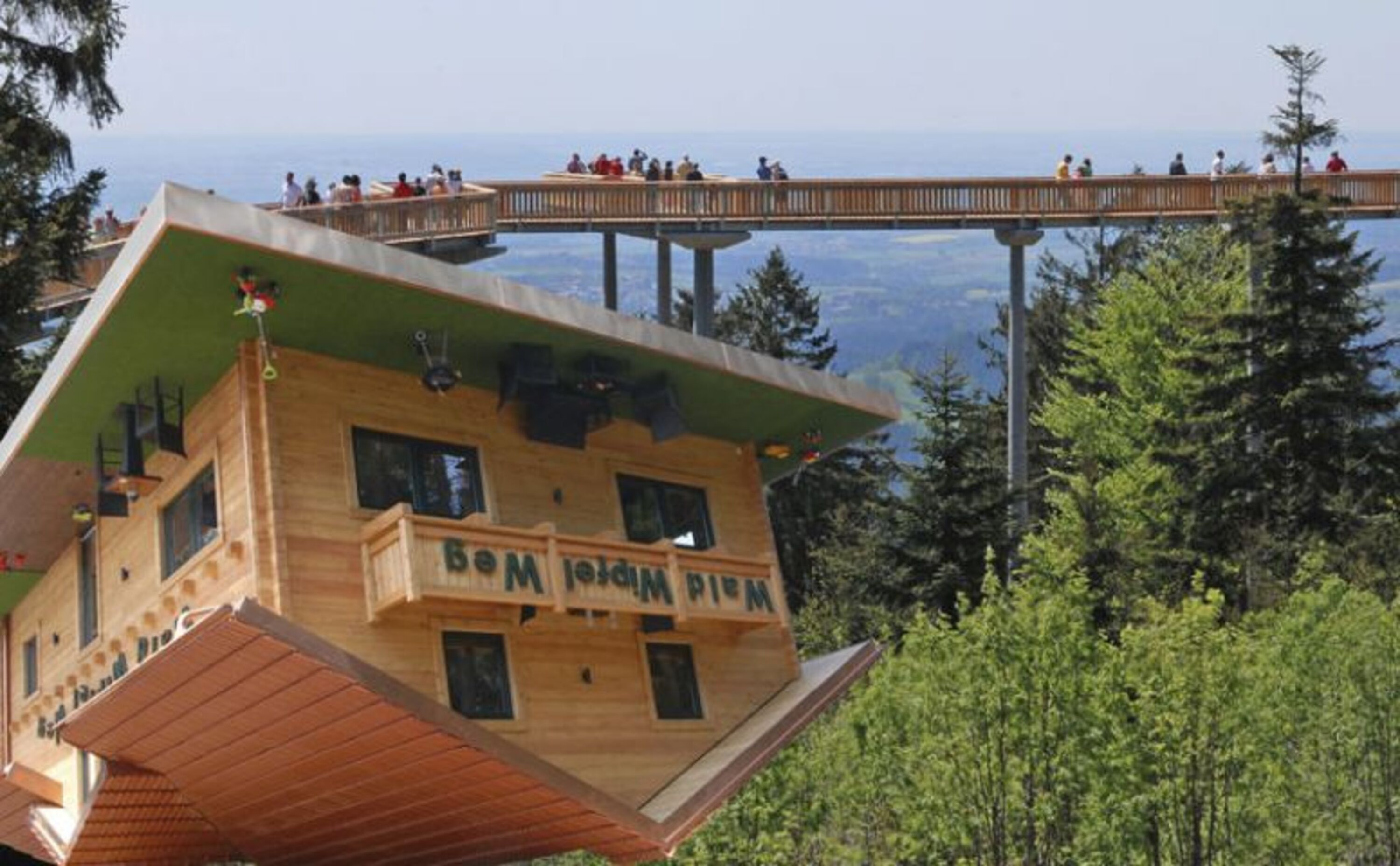 das "umgedrehte "Haus bei St. Englmar 