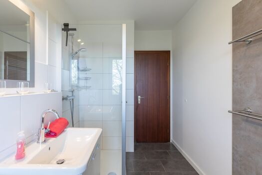 Haus am Deich - Modernes Duschbad