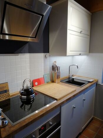 Gut ausgestattete Küche