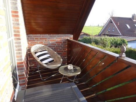 Balkon mit Blick auf den Deich