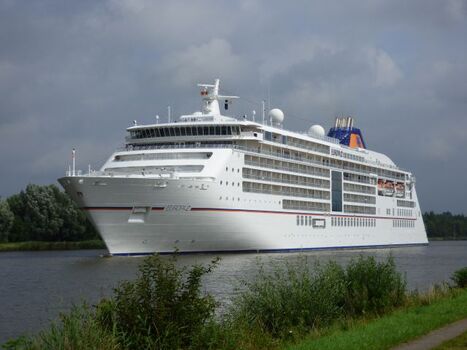 Lange ausgedehnte Radtouren oder Spaziergänge mit dem Hund bei herrlichem Wetter am Nord-Ostsee-Kanal.