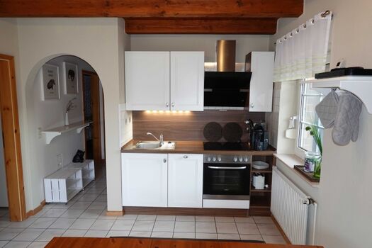 Gut ausgestattete Küche