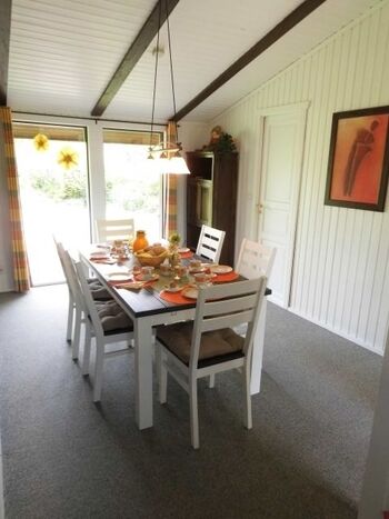 Starten Sie so in den Tag! Schön eingedeckter Frühstückstisch!