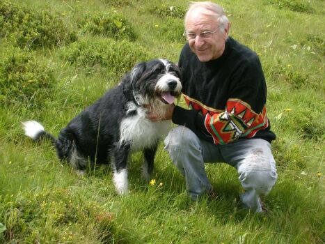 Unser Hund mit einem Feriengast
