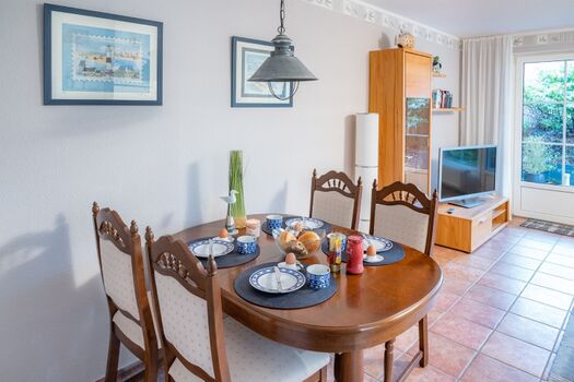 Der Essbereich vor der offenen Küche