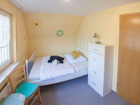 ... und 140x200 Bett